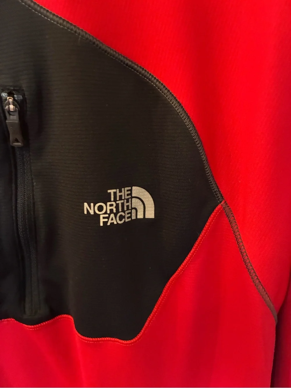 The North Face Men’s FlashDry Quarter Zip Pullover Red Black XL